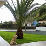 Ferienhaus Waterfall House Faial da Terra