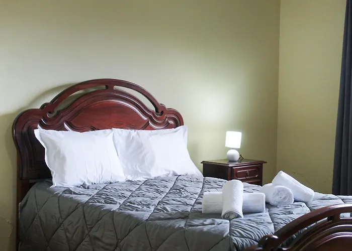 Holiday home Waterfall House *