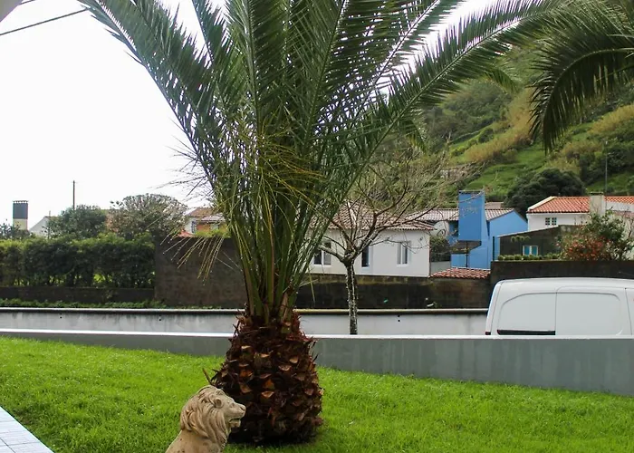 Holiday home Waterfall House Faial da Terra