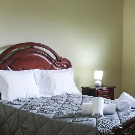 Сasa de vacaciones Waterfall House *