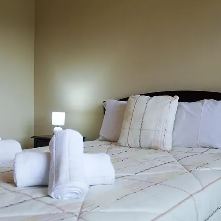 Waterfall House Faial da Terra